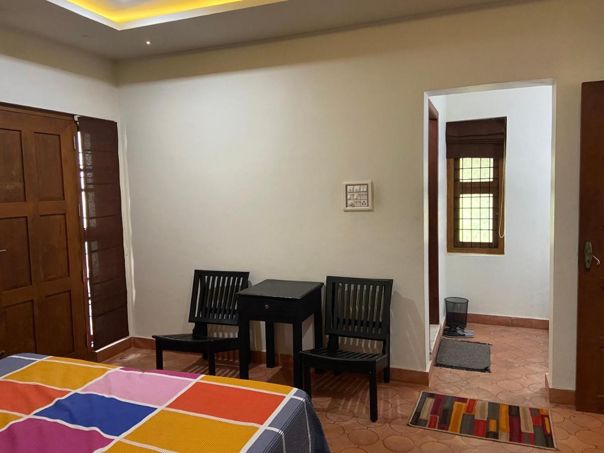 Maleyam Homestay Riverside 科泽科德 外观 照片