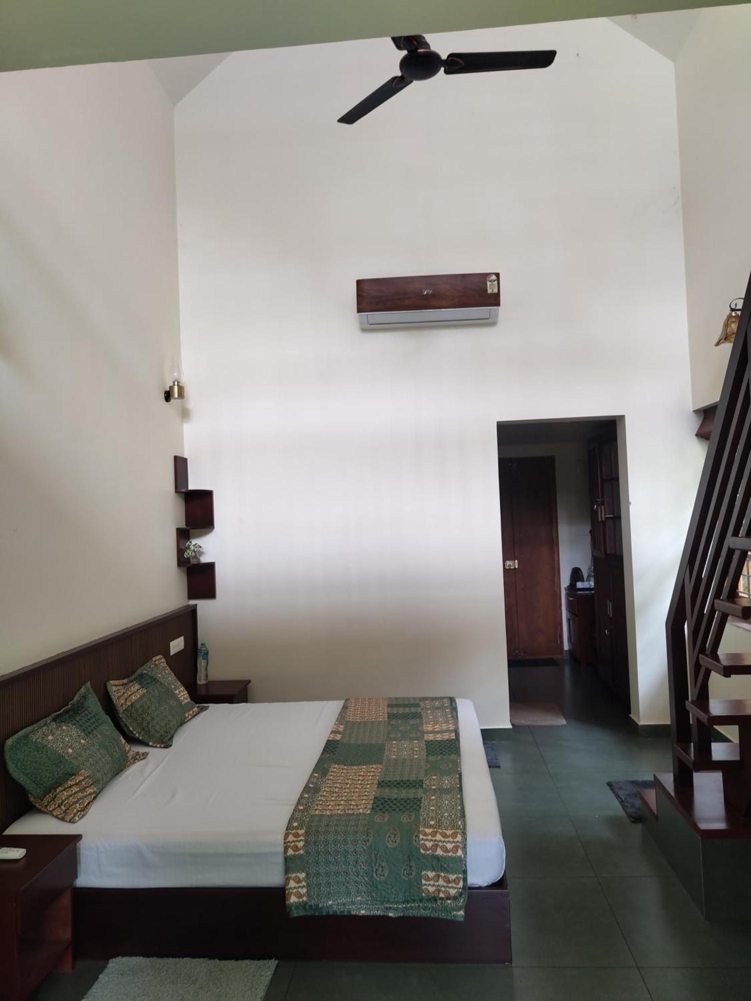 Maleyam Homestay Riverside 科泽科德 外观 照片
