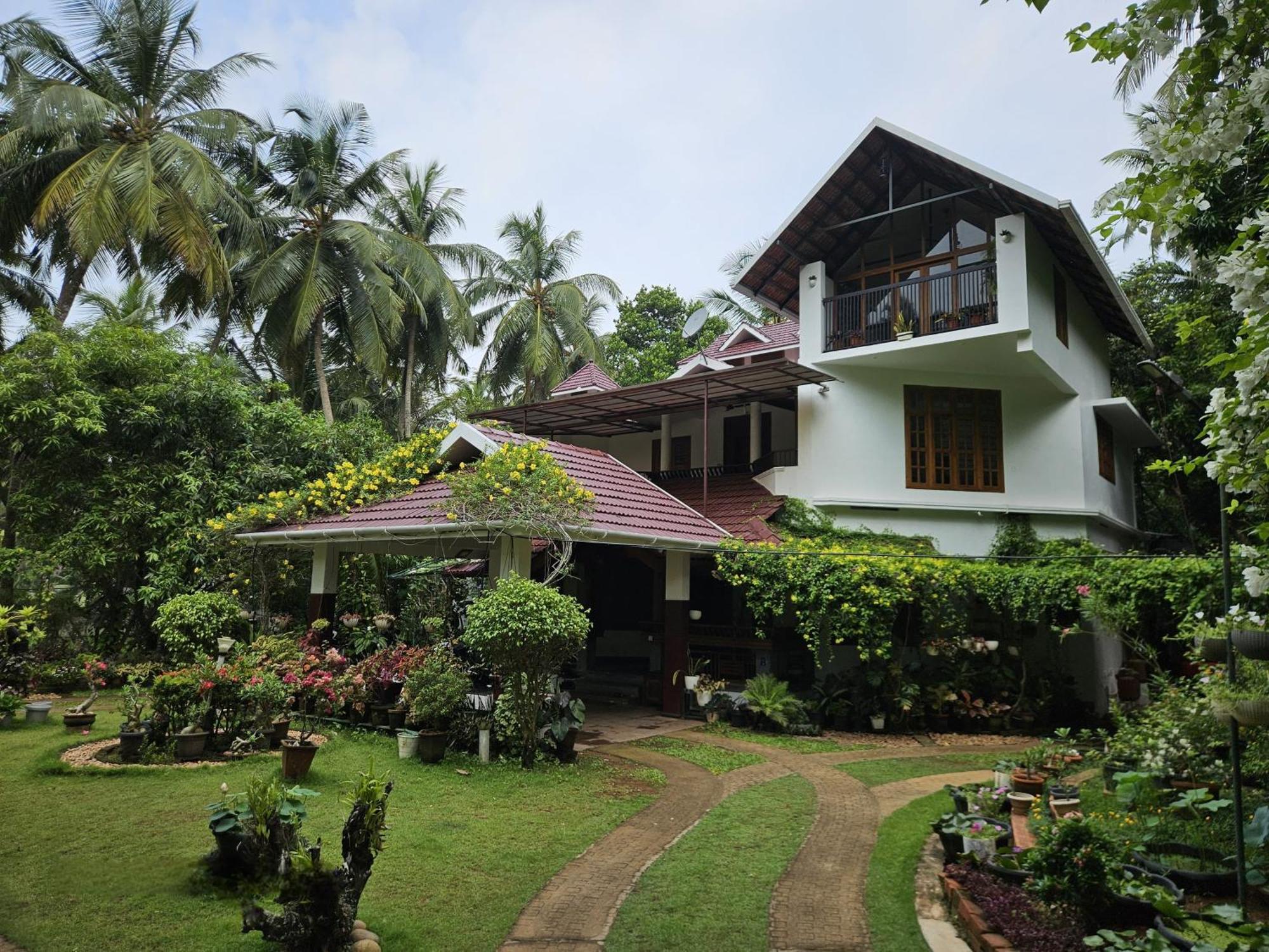 Maleyam Homestay Riverside 科泽科德 外观 照片