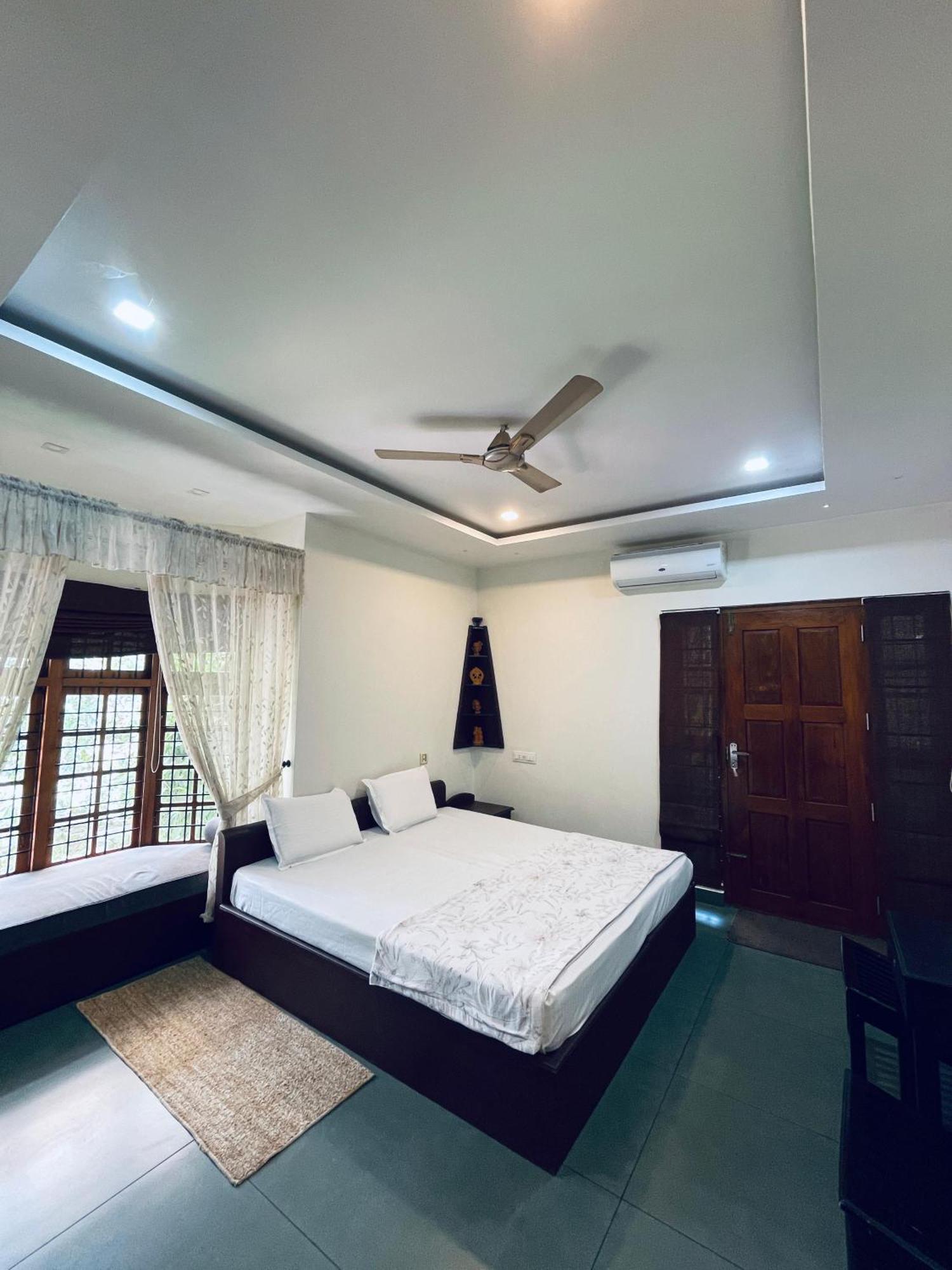 Maleyam Homestay Riverside 科泽科德 外观 照片