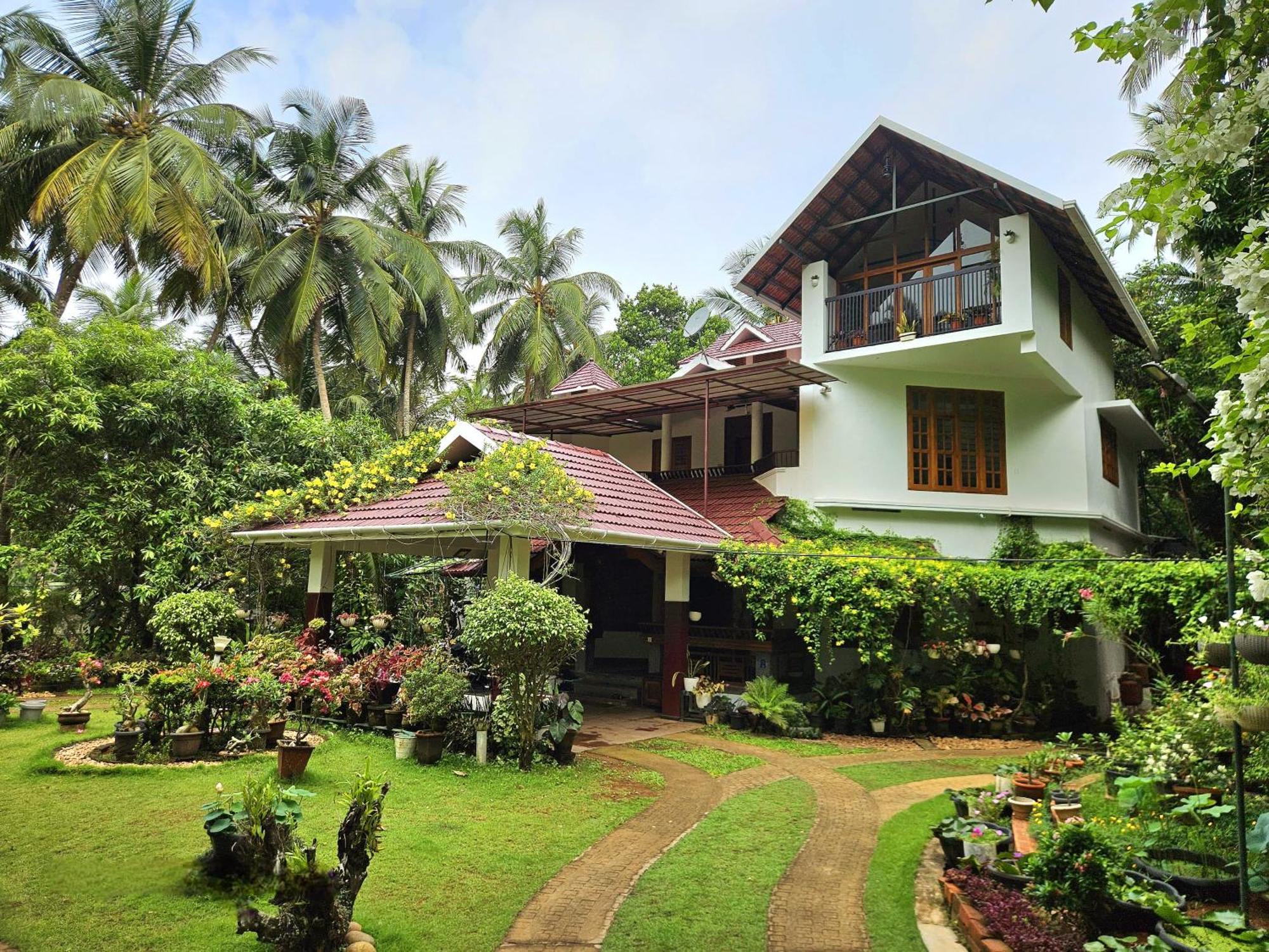 Maleyam Homestay Riverside 科泽科德 外观 照片