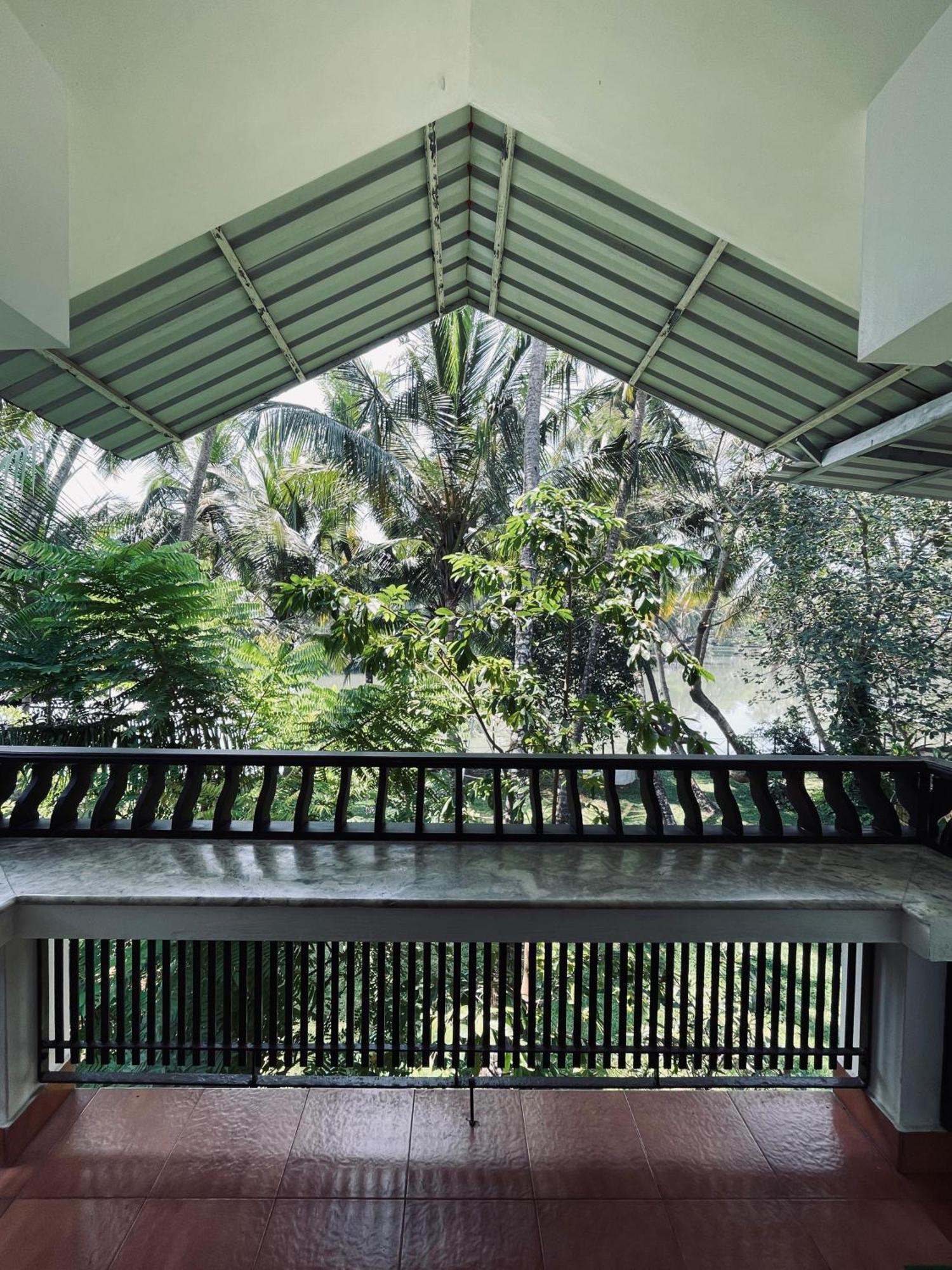 Maleyam Homestay Riverside 科泽科德 外观 照片