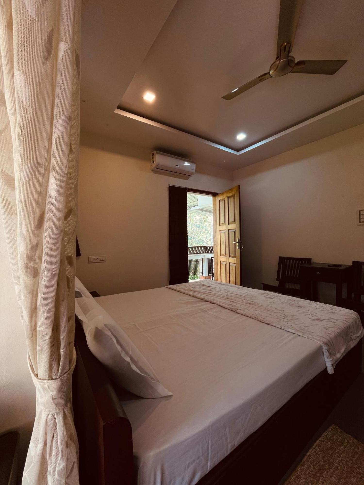 Maleyam Homestay Riverside 科泽科德 外观 照片