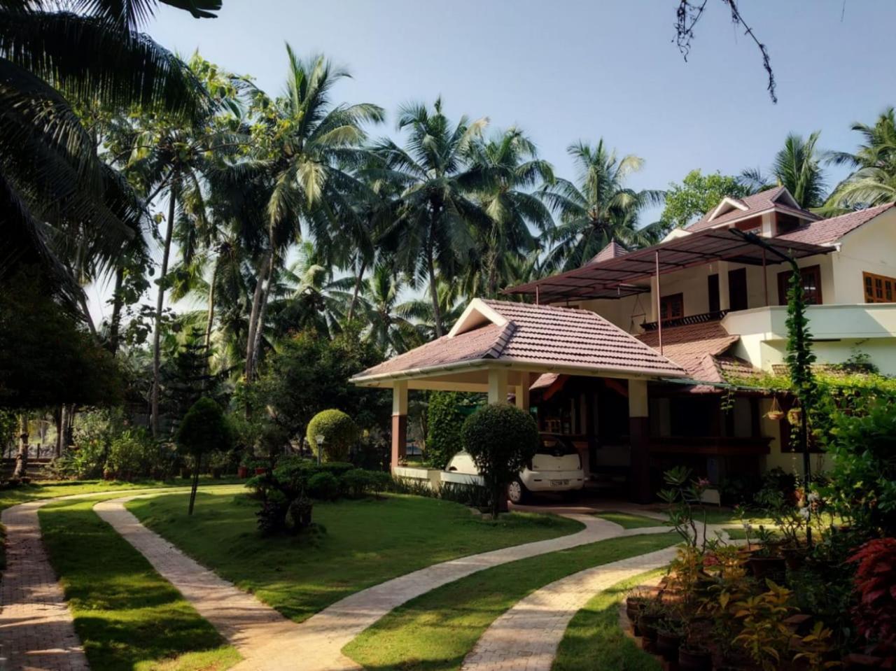 Maleyam Homestay Riverside 科泽科德 外观 照片