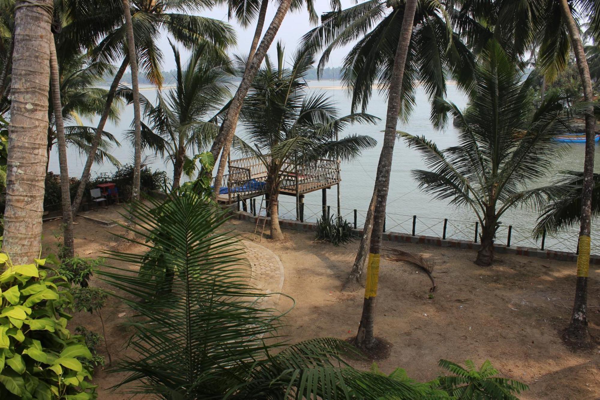 Maleyam Homestay Riverside 科泽科德 外观 照片