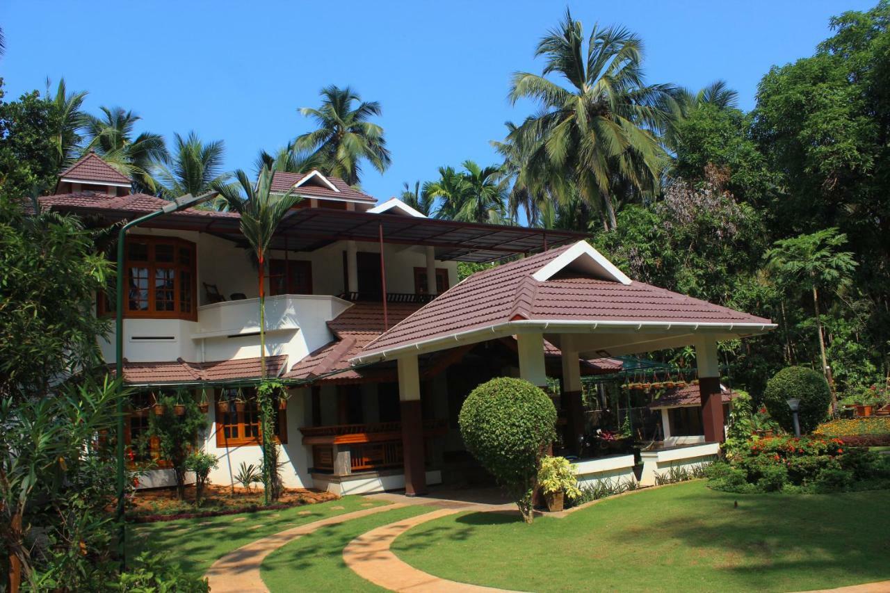 Maleyam Homestay Riverside 科泽科德 外观 照片